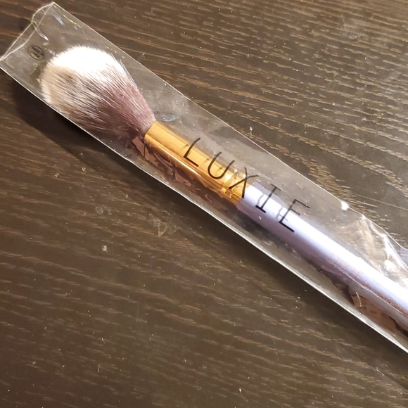 ⛱3/$20 Luxie Pro Precision Tapered Brush (640) - Picture 2 of 4